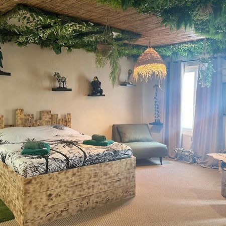 La Jungle De Sissy Bed and Breakfast Σαιντ-Μαρί-ντε-λα-Μερ Εξωτερικό φωτογραφία
